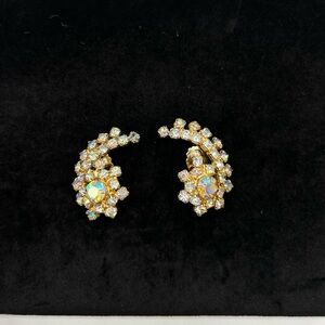 Vintage 1960s Aurora Borealis Rhinestone Cluster Clip-On Earrings